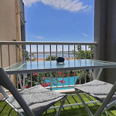Au Bord De La Plage Du Grazel Груиссан Экстерьер фото